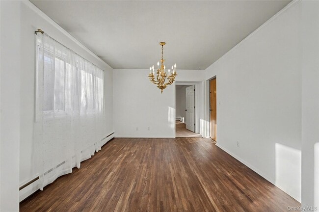 Building Photo - 38 Park Dr E