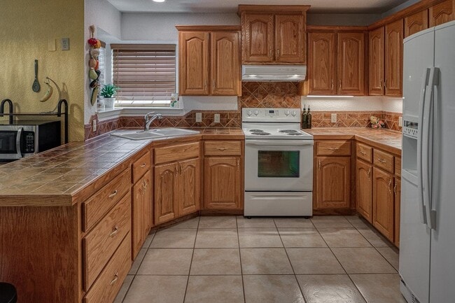 Building Photo - 227 Foster Cir