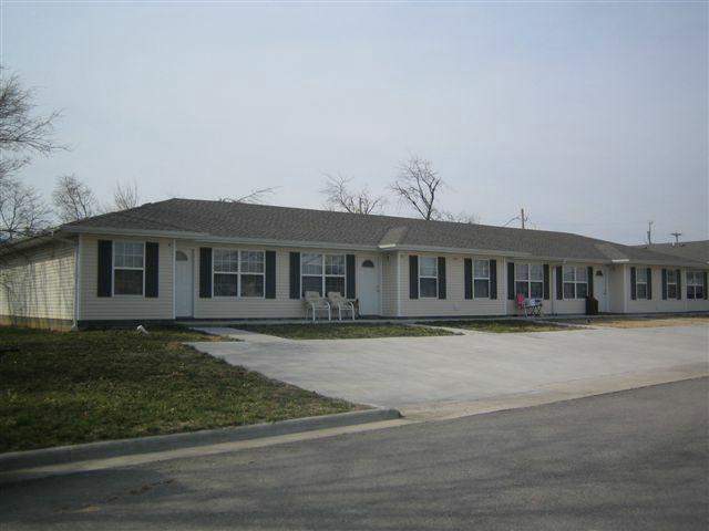 Primary Photo - 104 Chestnut St