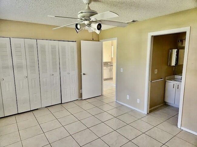 Building Photo - 2818 Stoneway Ln