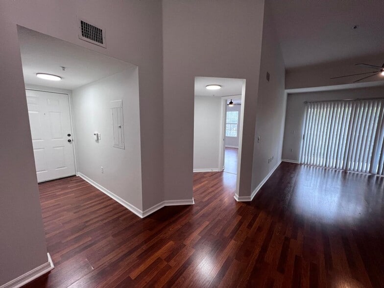 Building Photo - 4041 San Marino Blvd