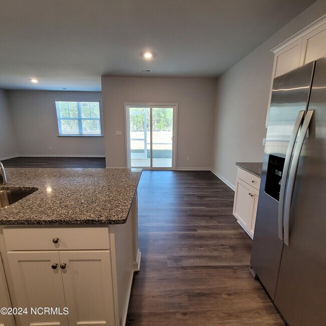 Building Photo - 7136 Foxhollow Ln