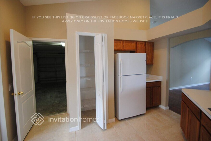 Building Photo - 12718 Lake Vista Dr