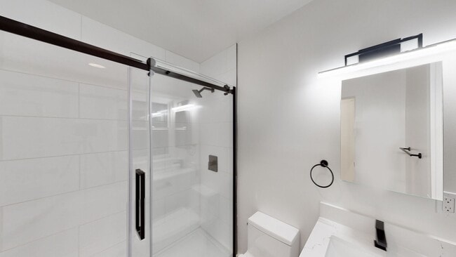 Building Photo - 903 Pine St