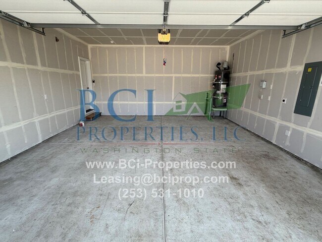 Building Photo - Welcome home to this Brand New 4 Bedroom h...