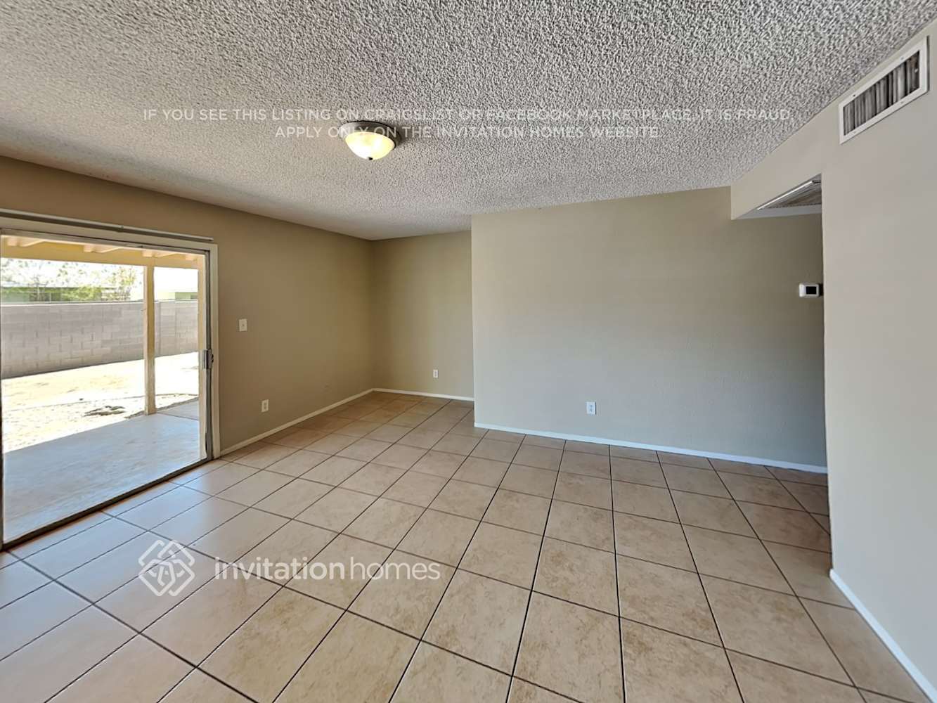 Building Photo - 3821 W Altadena Ave