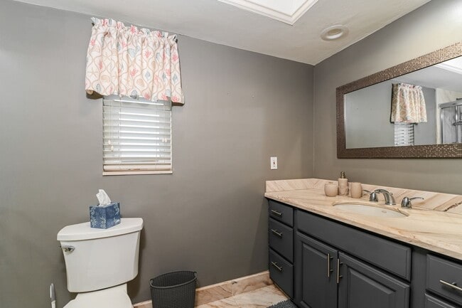 Building Photo - Pet Friendly 4 bedroom with private pool in Lely Golf Estates