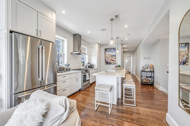 Building Photo - 1650 Columbia Rd