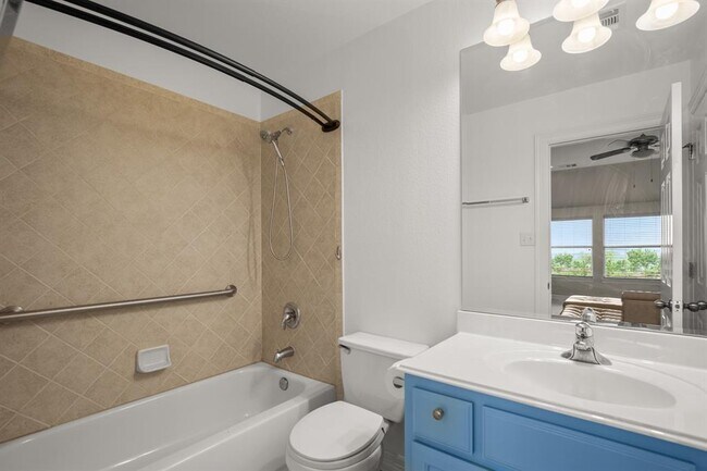 Building Photo - 601 Scenic Path