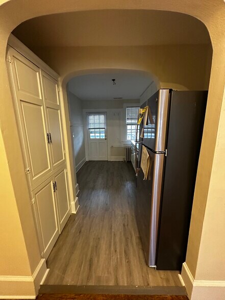 Entry to kitchen with pantry - 2521 Longview Ave SW