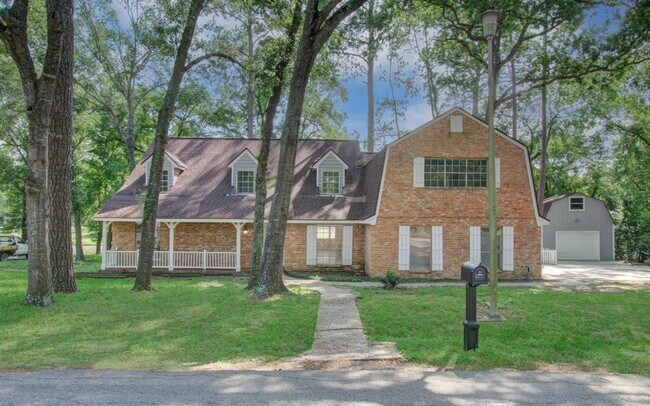 Primary Photo - 808 Stone Mountain Dr