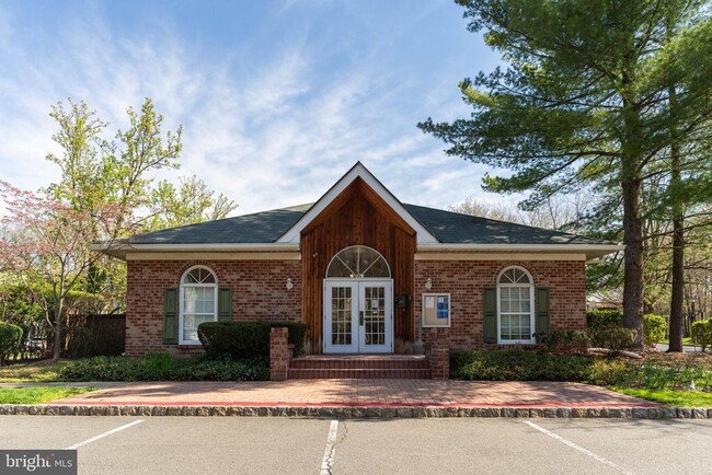 Building Photo - 27 Chambord Ct