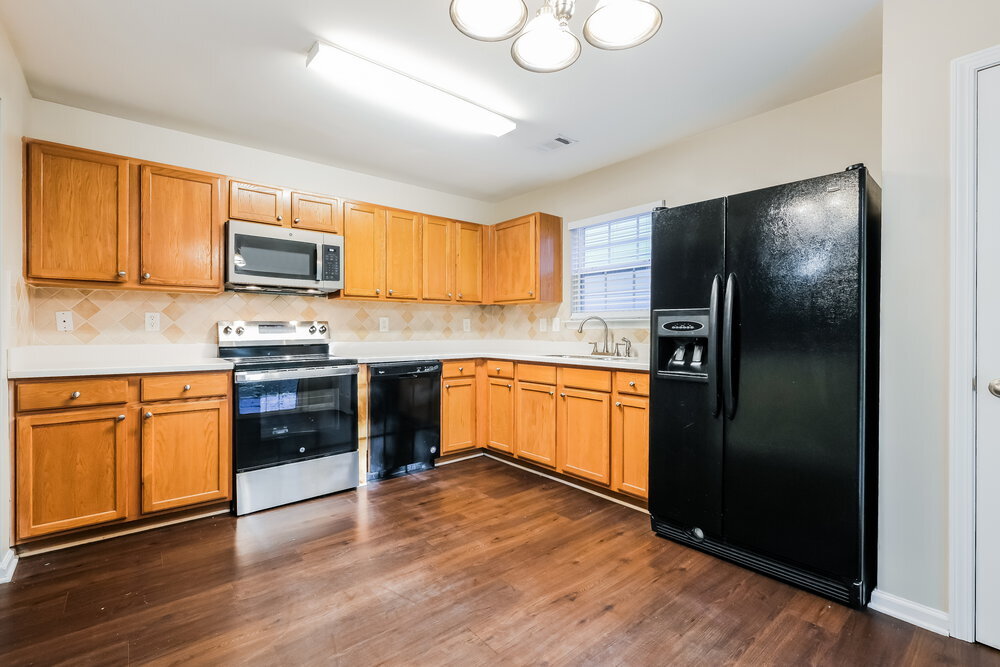 Building Photo - 2770 Mayfair Dr