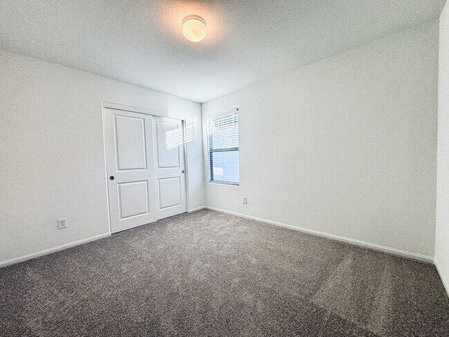 Building Photo - 6038 Swift Lariat St