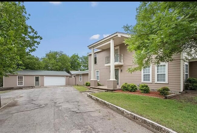 Primary Photo - 120 Oakridge Drive