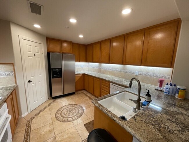 Building Photo - Beautiful single level home in Turtle Ridg...