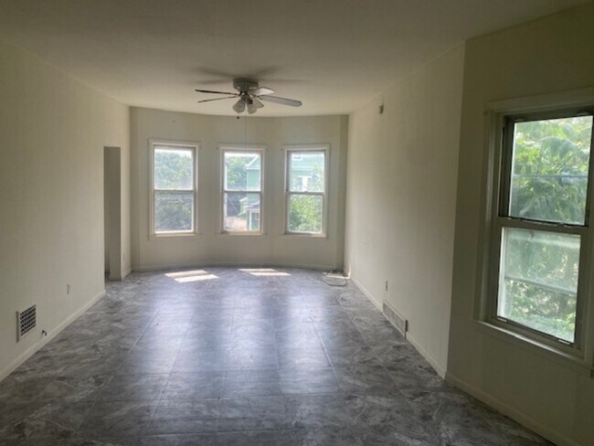 Primary Photo - 75 Baxter St