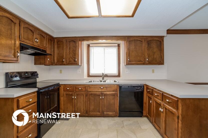 Building Photo - 905 NW Delwood Dr