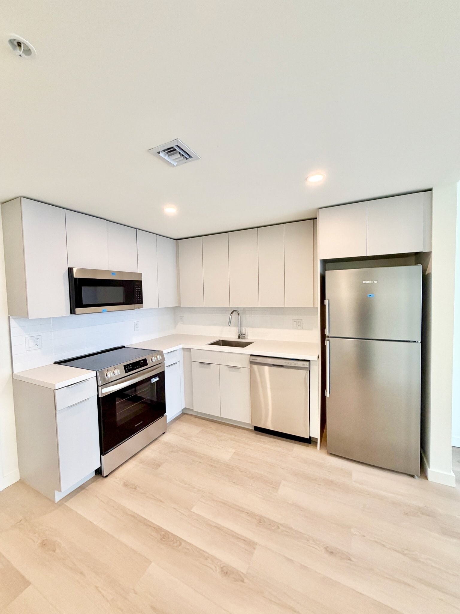 Building Photo - 141 NE 2nd St