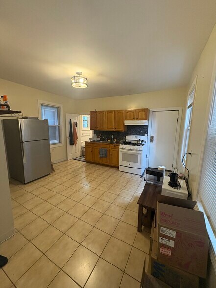 Building Photo - 237 Tremont St