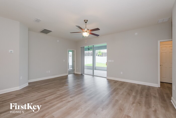 Building Photo - 5812 Valentino Way
