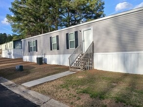 Building Photo - 1834 Blake St