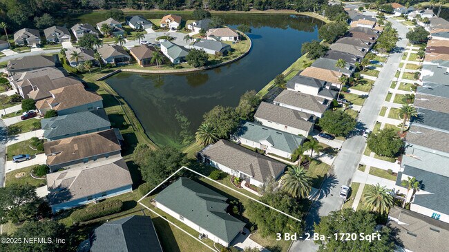 Building Photo - 1325 Fairway Village Dr