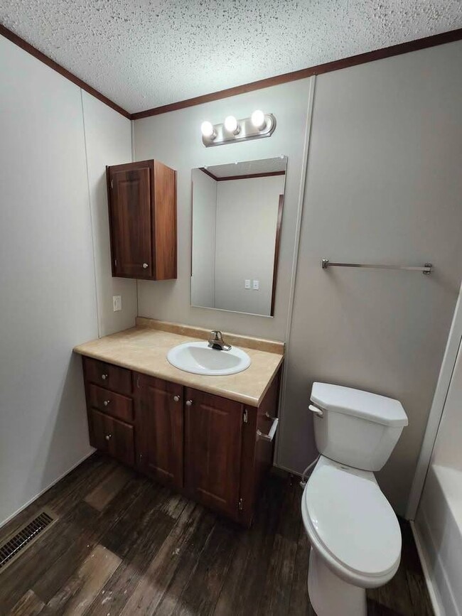 Building Photo - 2803 Viewfield Ln