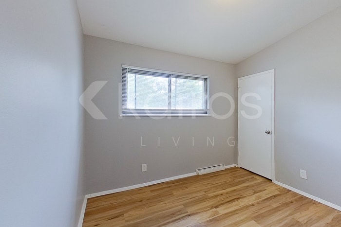 Building Photo - 425 St Edward Ln