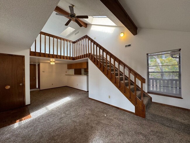 Building Photo - 6227 Willow Ln