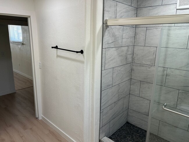 Building Photo - Move in Special!!  $500 off your first month for a lease signed by August 15, 2026 !!!Single leve...