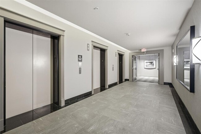 Building Photo - 100 S Eola Dr