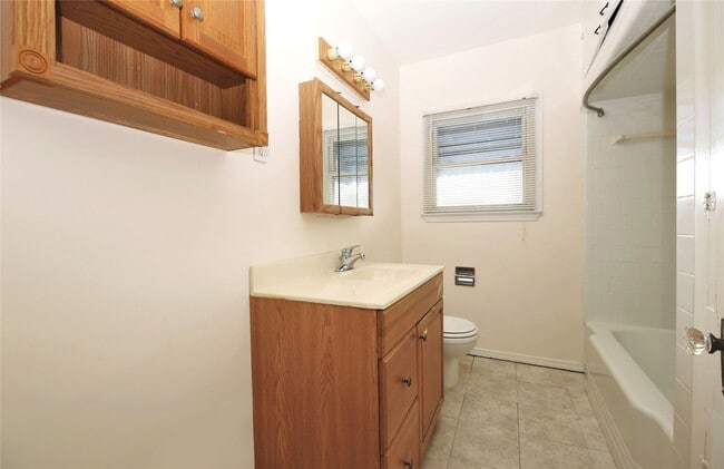 Building Photo - 2040 Marshall St