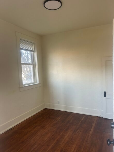 Building Photo - 537 Denison St