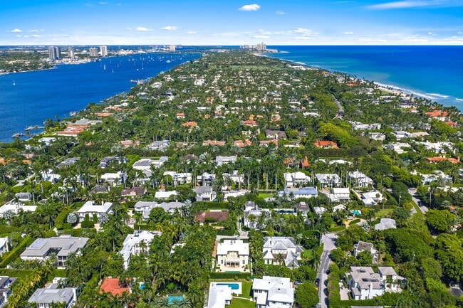 Building Photo - 210 Emerald Ln