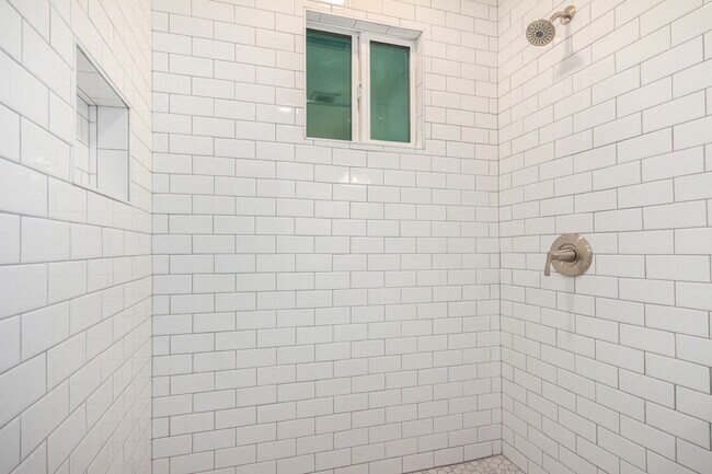 Building Photo - 5107 N 28th Dr