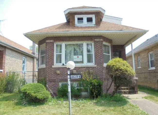 Primary Photo - Spacious 4BR Single-Family Home – Renovate...