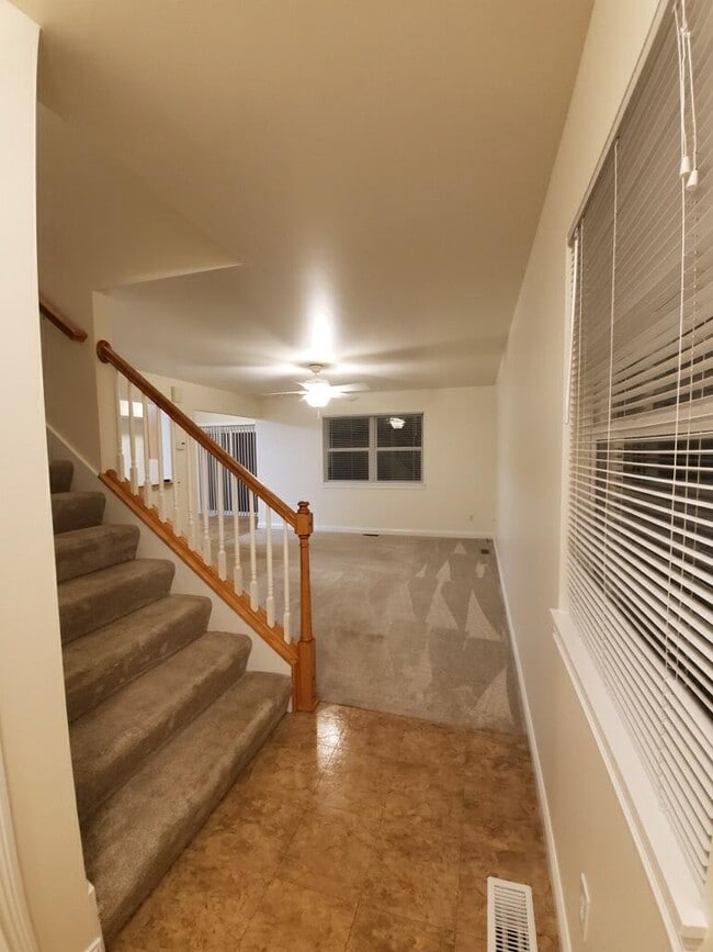 Building Photo - 915 S 20th St