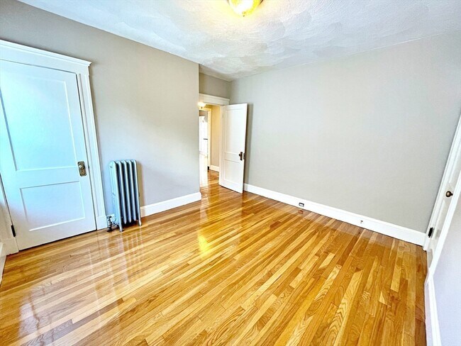 Building Photo - 15 Puritan Rd