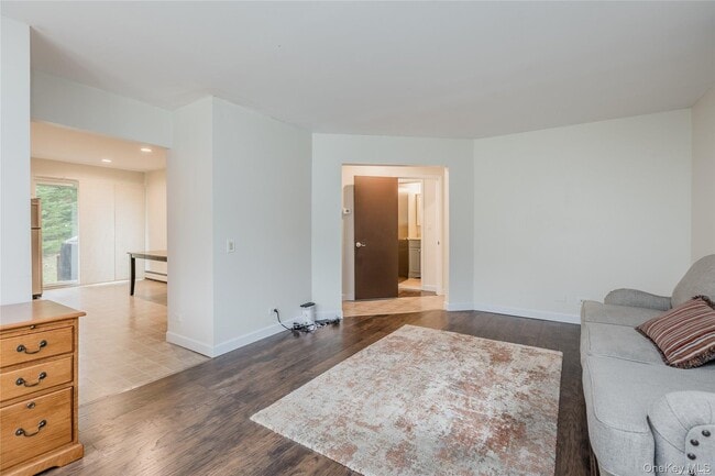 Building Photo - 4 Fenway Dr