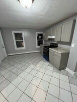 Building Photo - 226 Farmington Ave