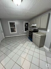 Building Photo - 226 Farmington Ave