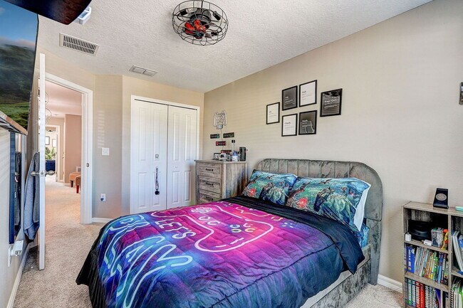 Building Photo - 12910 Utopia Gdns Wy