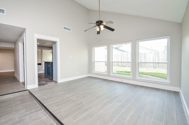 Building Photo - 12510 Seaswept Dr