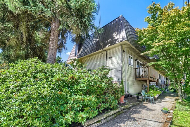 Building Photo - 18609 103rd Ave NE