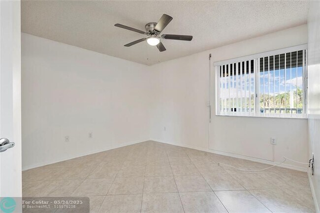Building Photo - 7866 Trent Dr