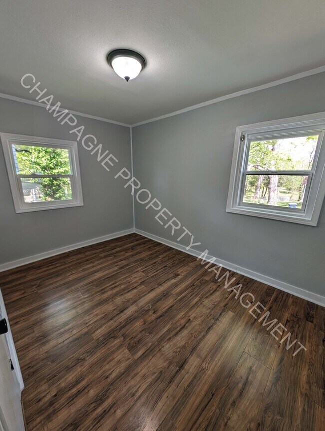 Building Photo - Updated Single Family Home