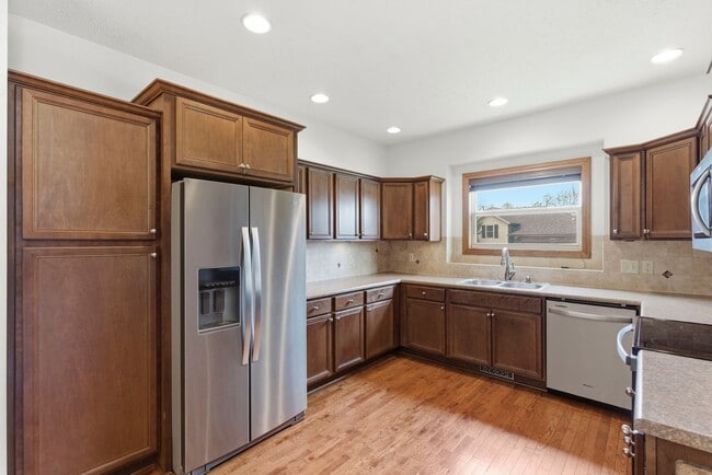 Building Photo - 3 Bedroom | 2 Bathroom | 2 Car Garage| Ozark MO | Fireplace | Separate Green House/Office | Fence...