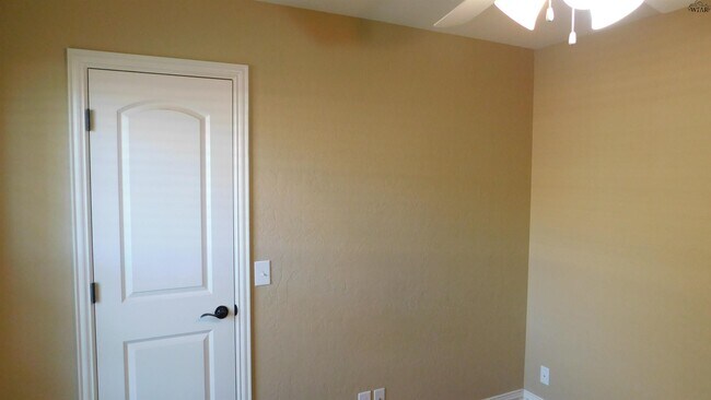 Building Photo - 118 Stonebridge St