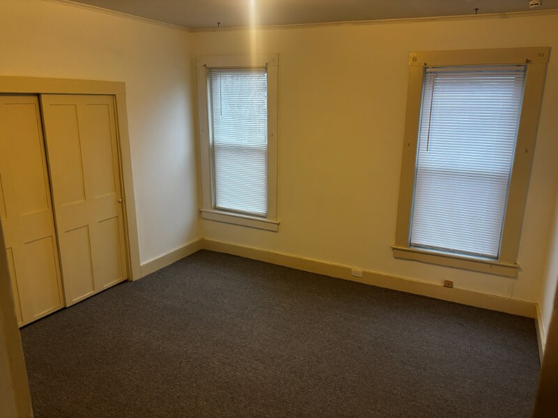 Building Photo - 47 Elkins St